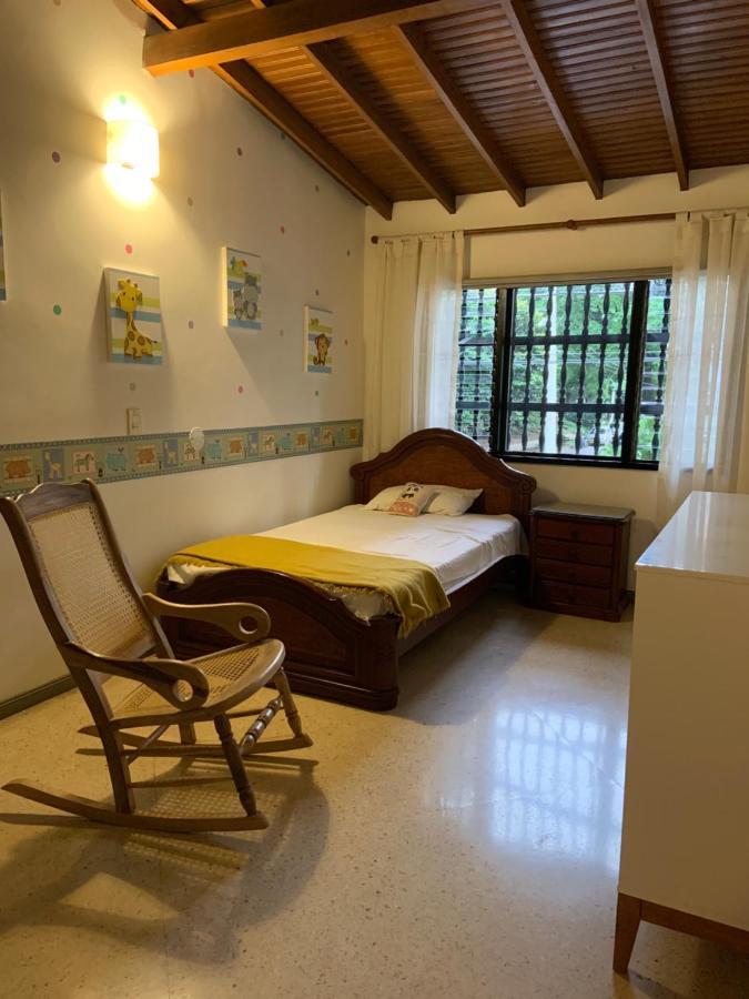 Casa Rosales Ξενοδοχείο Μεντεγίν Εξωτερικό φωτογραφία