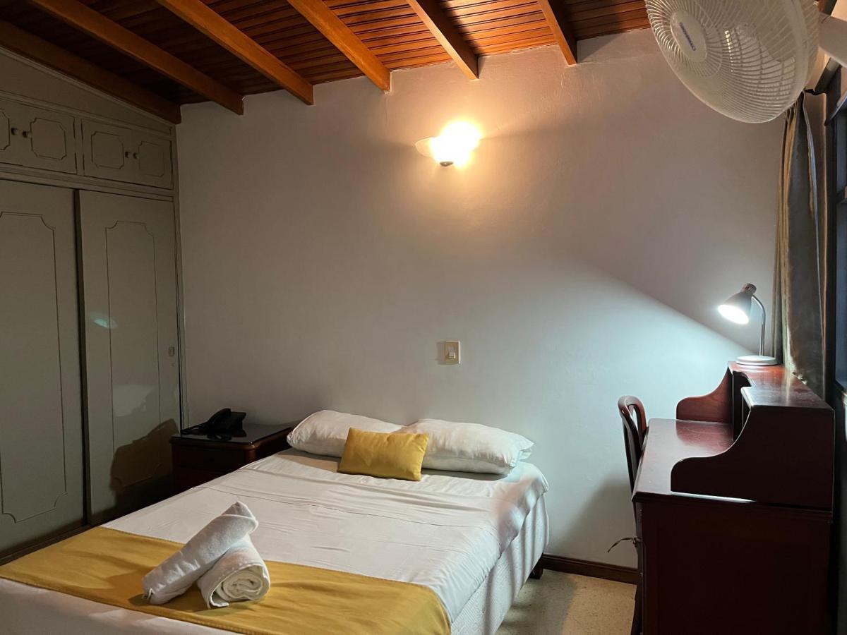 Casa Rosales Ξενοδοχείο Μεντεγίν Εξωτερικό φωτογραφία