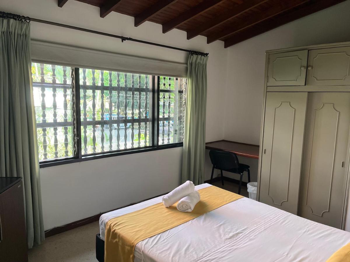 Casa Rosales Ξενοδοχείο Μεντεγίν Εξωτερικό φωτογραφία